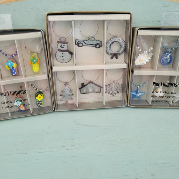 Wine glasses and charms - Picture 2 of 2
